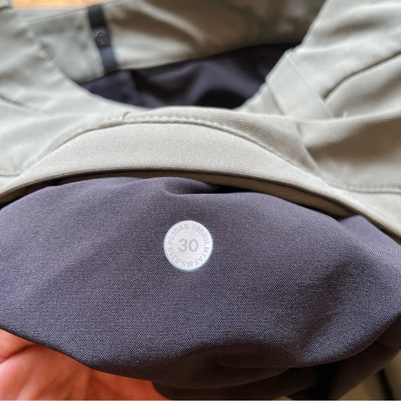 Lululemon mens green shorts EUC size 30 - Picture 11 of 11